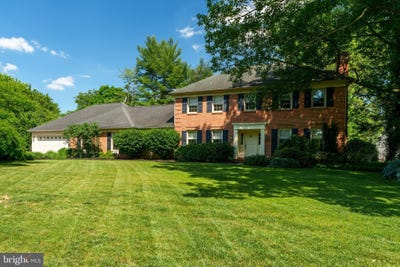 /international/us/2442-stone-heath-drive-lancaster-pa-110100126835/