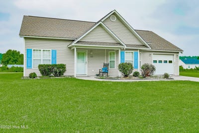 /international/us/129-phillip-mills-drive-teachey-nc-110096395872/