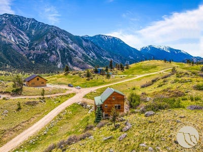 /international/us/10-big-sky-trail-nye-mt-110107315803/