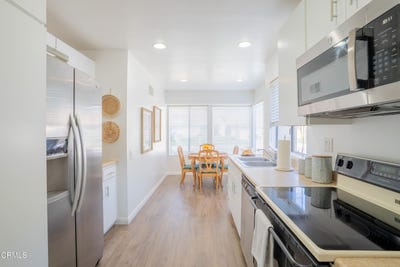 /international/us/5142-village-5-camarillo-ca-110106987480/