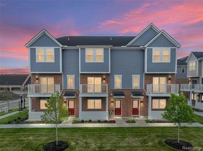 /international/us/822-huntley-lane-troy-mi-110103406081/