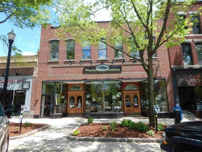 /international/us/20-main-street-keene-nh-110107982863/
