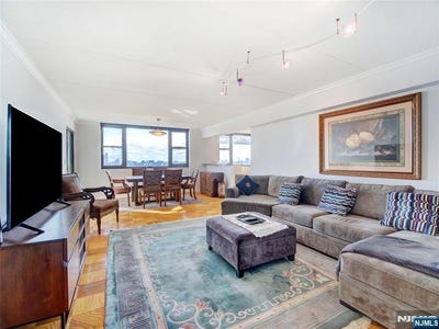 /international/us/250-gorge-road-cliffside-park-nj-110106278861/