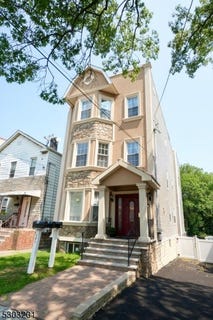 /international/us/131-sylvan-ave-2nd-fl-newark-city-nj-110108299422/