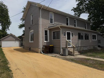 /international/us/143-gladys-court-belvidere-il-110108353441/