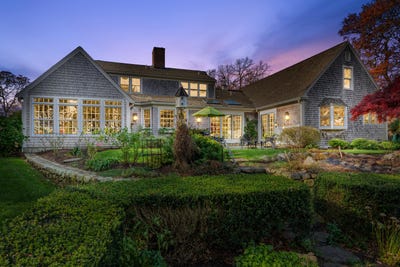 /international/us/41-court-street-north-chatham-ma-110105781801/