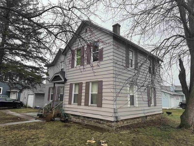 /international/us/401-e-montgomery-street-sparta-wi-110107061218/