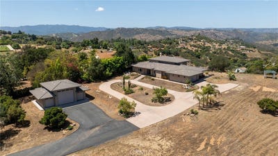 /international/us/1186-lydia-lane-fallbrook-ca-110107784629/