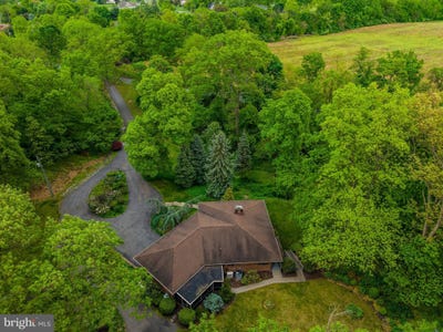 /international/us/399-barnstable-road-carlisle-pa-110099366422/