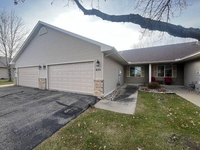 /international/us/625-meadow-lane-norwood-young-america-mn-110106278743/