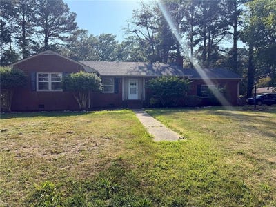 /international/us/3314-dogwood-drive-portsmouth-va-110108219509/