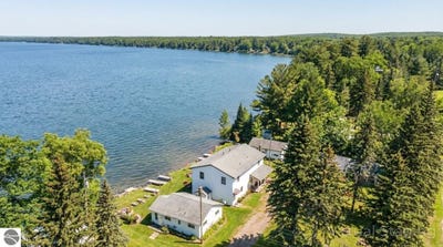 /international/us/4029-e-shore-drive-ne-kalkaska-mi-110105257678/