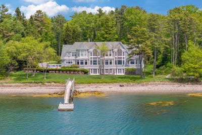 /international/us/92-spruce-point-road-yarmouth-me-110108390399/