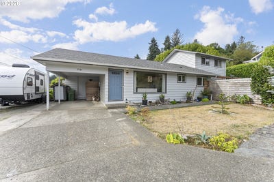 /international/us/2185-n-8th-st-coosbay-or-110106680078/