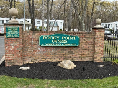 /international/us/61-rocky-point-yaphank-road-rocky-point-ny-110107749438/