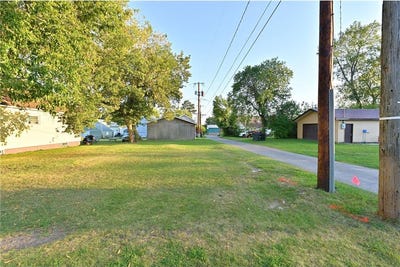/international/us/221-2nd-avenue-calumet-mn-110107853711/
