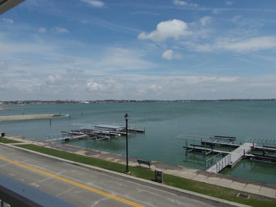 /international/us/1135-w-bank-road-celina-oh-110107289676/
