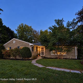 /international/us/6-hope-lane-milton-ny-110110274753/