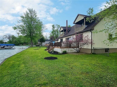 /international/us/5896-w-lake-road-auburn-ny-110104903019/