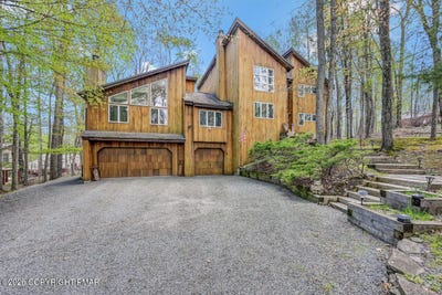 /international/us/246-white-pine-drive-pocono-lake-pa-110107924535/