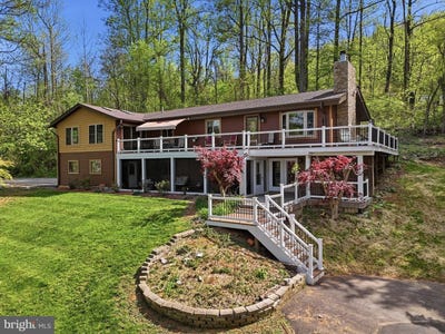 /international/us/648-creek-rd-front-royal-va-110107385818/