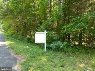 /international/us/swann-point-road-newburg-md-110108607893/