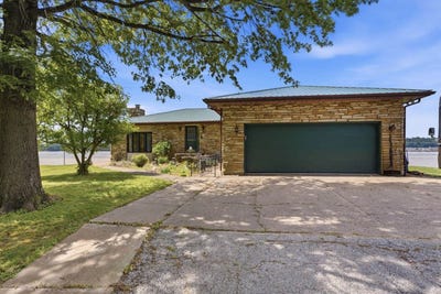 /international/us/1501-state-avenue-hampton-il-110109166164/