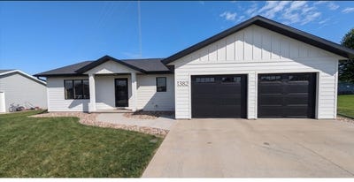 /international/us/1382-11th-ave-ne-sioux-center-ia-110108151368/