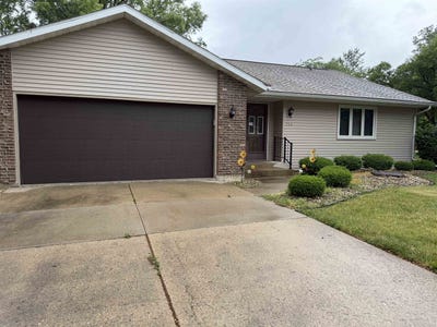 /international/us/714-quail-ridge-drive-freeport-il-110108771668/