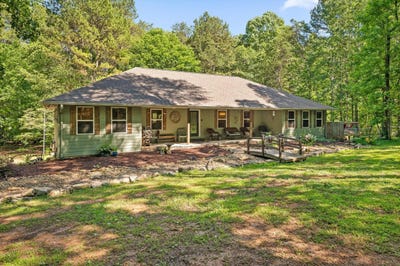 /international/us/204-chapman-court-lafayette-ga-110100157573/