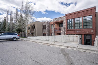 /international/us/360-e-9th-st-ketchum-id-110107313376/