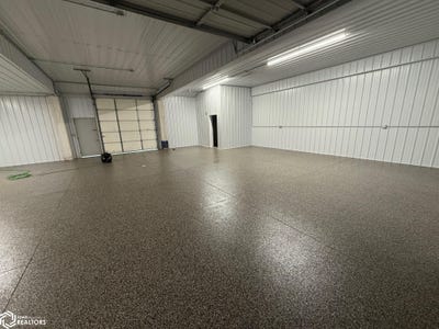 /international/us/1025-n-8th-st-clear-lake-ia-110095050654/