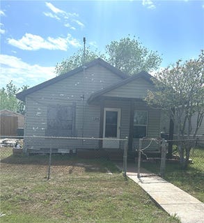 /international/us/135-allende-street-taft-tx-110107050217/