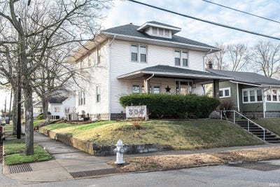 /international/us/304-s-9th-street-vincennes-in-110106040581/