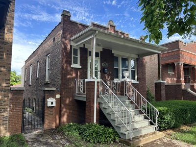 /international/us/2639-cuyler-avenue-berwyn-il-110108908137/