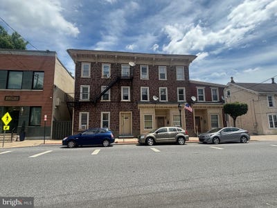 /international/us/49-n-main-street-spring-city-pa-110108906616/