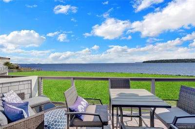 /international/us/2820-shipyard-lane-east-marion-ny-110106127481/