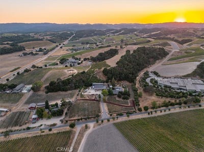 /international/us/2925-anderson-road-paso-robles-ca-110095557319/