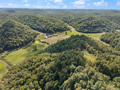 /international/us/3761-down-and-around-road-salyersville-ky-110102917765/