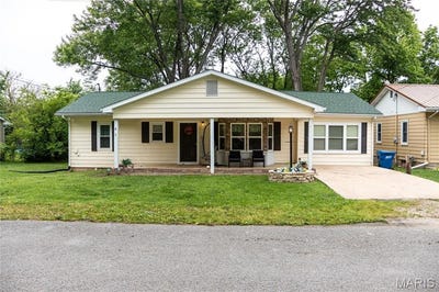 /international/us/901-s-oak-street-salem-mo-110108222782/
