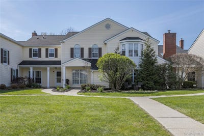 /international/us/142-villagegreen-court-warwick-ny-110107553470/