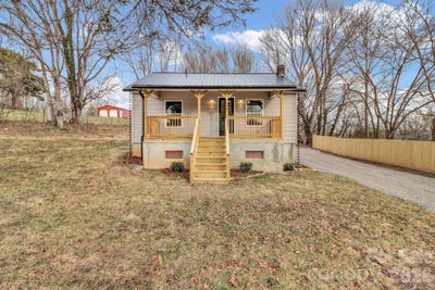 /international/us/246-marion-street-marion-nc-110105899857/