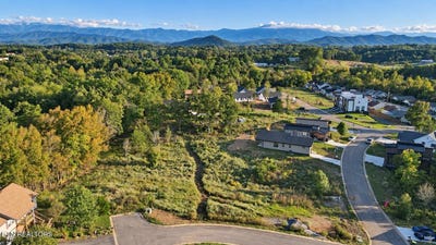 /international/us/rock-court-sevierville-tn-110120130745/