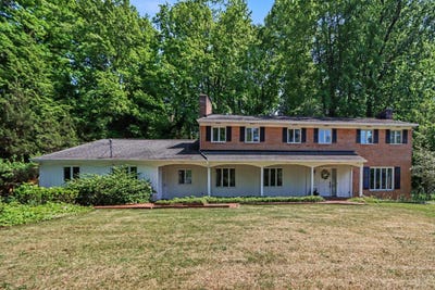 /international/us/5453-glen-harbor-drive-kalamazoo-mi-110108575524/