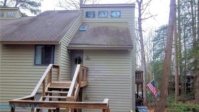 /international/us/50-villa-ridge-drive-hartfield-va-110106322467/