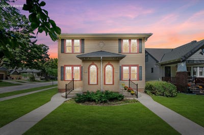 /international/us/6430-w-wisconsin-ave-wauwatosa-wi-110120421587/