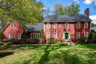 /international/us/14-winding-brook-drive-stratham-nh-110108498929/