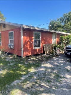 /international/us/216-n-7th-street-immokalee-fl-110101231266/