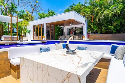 /international/us/3009-pine-tree-dr-miami-beach-fl-110097163919/