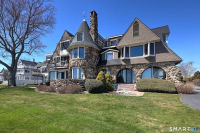 /international/us/8-seaside-avenue-milford-ct-110106957714/